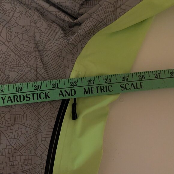 Showers Pass Elite Cycling Rain Jacket Reflective - Men M EUC - Picture 5 of 13